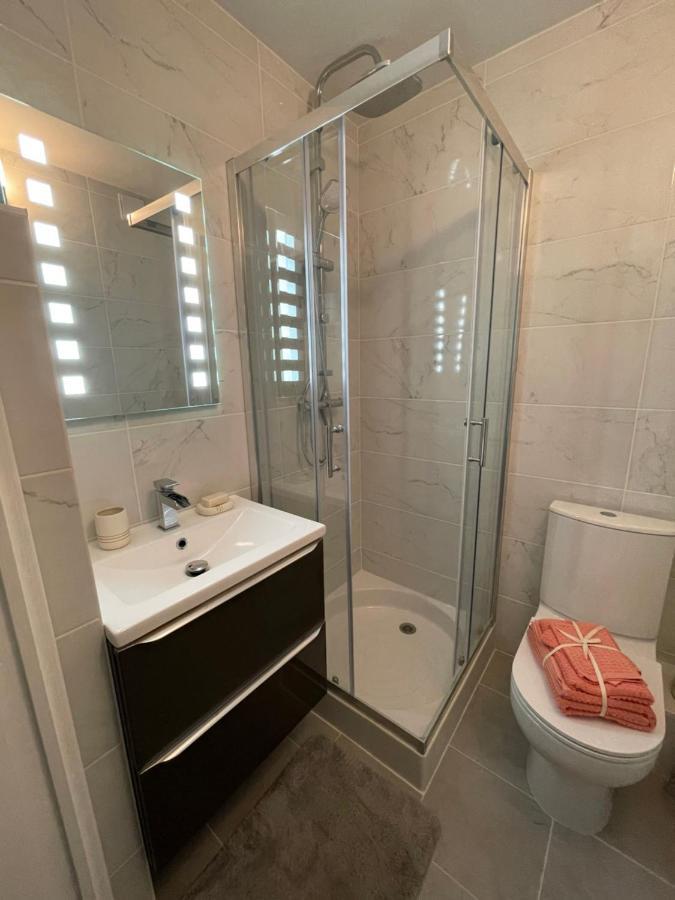 Appartement De Charme A 2 Min De La Plage Vallauris Εξωτερικό φωτογραφία